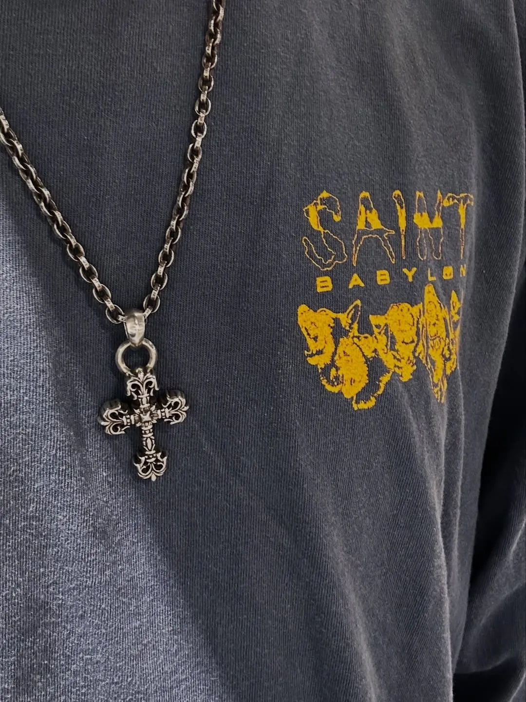 SAINT Mxxxxxx × BABYLON BBLN_LS TEE/SAINT BABYLON/NVY/BABYLON co-branded style Wolf head SAINT/nail distressed long sleeves Washed blue S-XL Completely matched Tube weaving fabric without side seams Garment dyeing Maliu water faded distressing Simulated sun fading treatment Natural fading Handmade holes and frayed Ink splashing treatment Correct main mark/wash mark/little angel anti-counterfeiting mark